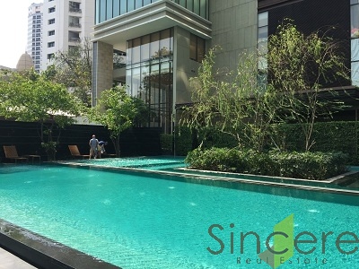 Condo for sale in Bangkok Sukhumvit 24,Very good condo ,high floor and great location for 1 bed with superb view.