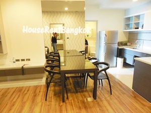 High-rise condo for RENT or SELL by Sukhumvit road, near Prakanong BTS, unit on high floor, facing SE, fully furnished.