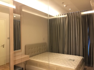 Urgent Sale Brand new Condo in Sukhumvit 43, 1 bedroom with Fully Furnishedใ Near Propmpong-Thonglor BTS