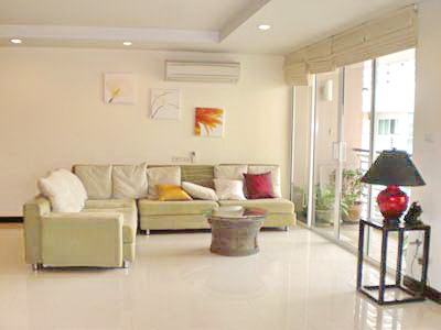 Condo for sale in Bangkok Sukhumvit walk to Ekamai BTS. 3 bedroom 191.5 sq.m. Nice residential area.