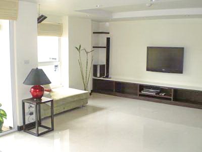 Condo for sale in Bangkok Sukhumvit walk to Ekamai BTS. 3 bedroom 191.5 sq.m. Nice residential area.