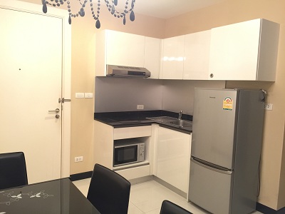 Condo for Sale.Sukhumvit 16 for 2 bedrooms 77 sq.m. fully furnished, Easy access and provide Shuttle service to BTS Asoke and MRT Sukhumvit.