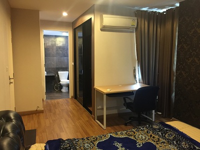 Condo for Sale.Sukhumvit 16 for 2 bedrooms 77 sq.m. fully furnished, Easy access and provide Shuttle service to BTS Asoke and MRT Sukhumvit.