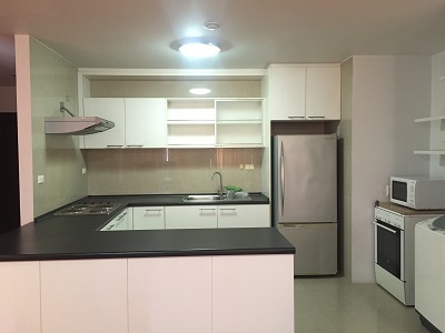 Condo for sale in Sukhumvit 15, Near by NIST school. 3 bedrooms ,Nice living area