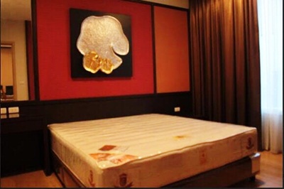 Sukhumvit39,high rise condominium in CBD, walking distance to BTS and Emporium, great view, nice building can't miss!