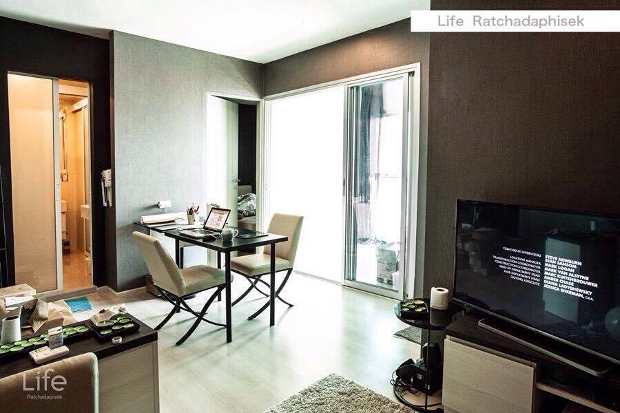 Condo for sale Hot Deal !!!!!! Near MRT HuaiKhwang and Sutthisan @Bedrooms Great View High Floor