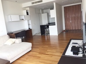 HOT! Condo for sale, 1 bedroom 67 sq.m. 3 mins walk to BTS Asoke. High floor with superb view and comfortable .