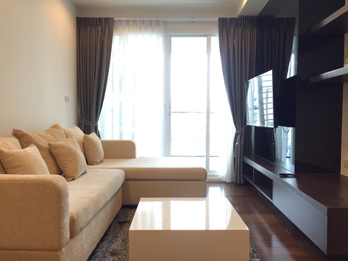 Condo for Rent 5 mins walking to BTS, Asoke-Sukhumvit, 2 Bedrooms, fully furhished, 82.5 Sq.m.