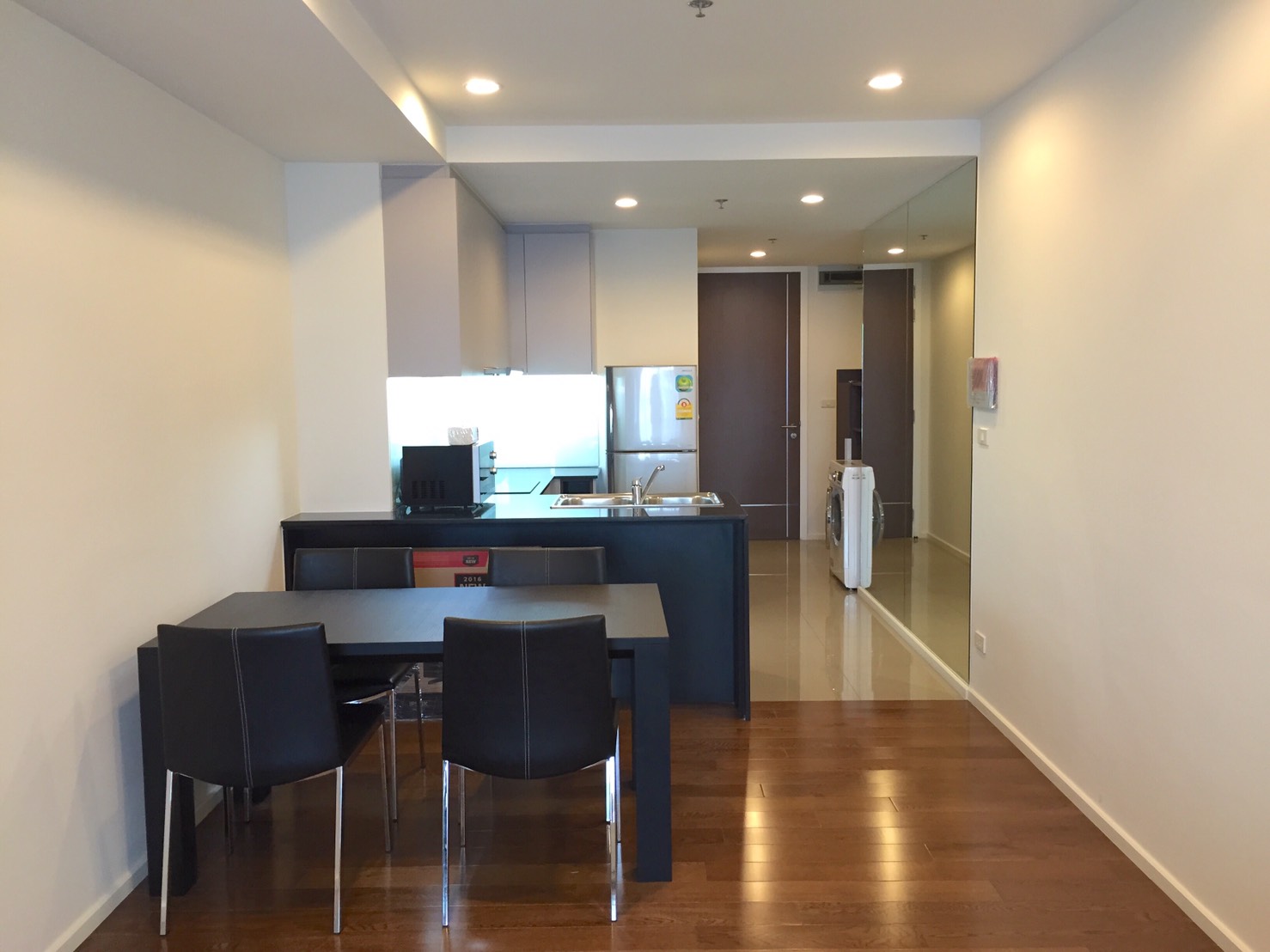 Condo for Rent 5 mins walking to BTS, Asoke-Sukhumvit, 2 Bedrooms, fully furhished, 82.5 Sq.m.