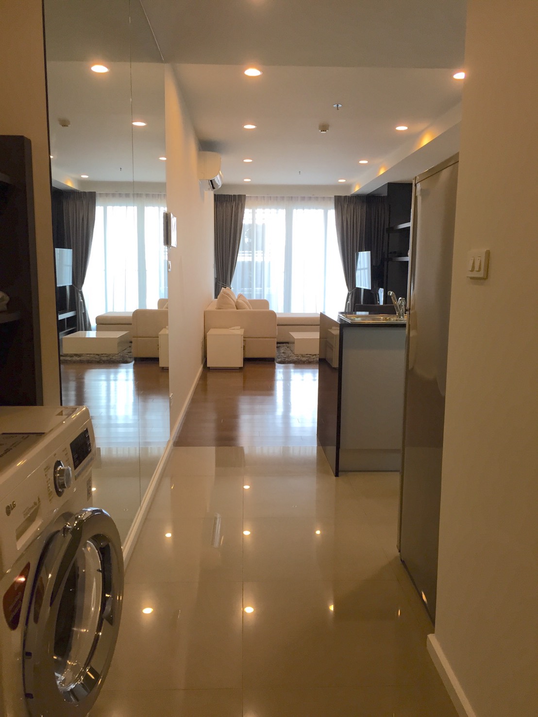 Condo for Rent 5 mins walking to BTS, Asoke-Sukhumvit, 2 Bedrooms, fully furhished, 82.5 Sq.m.