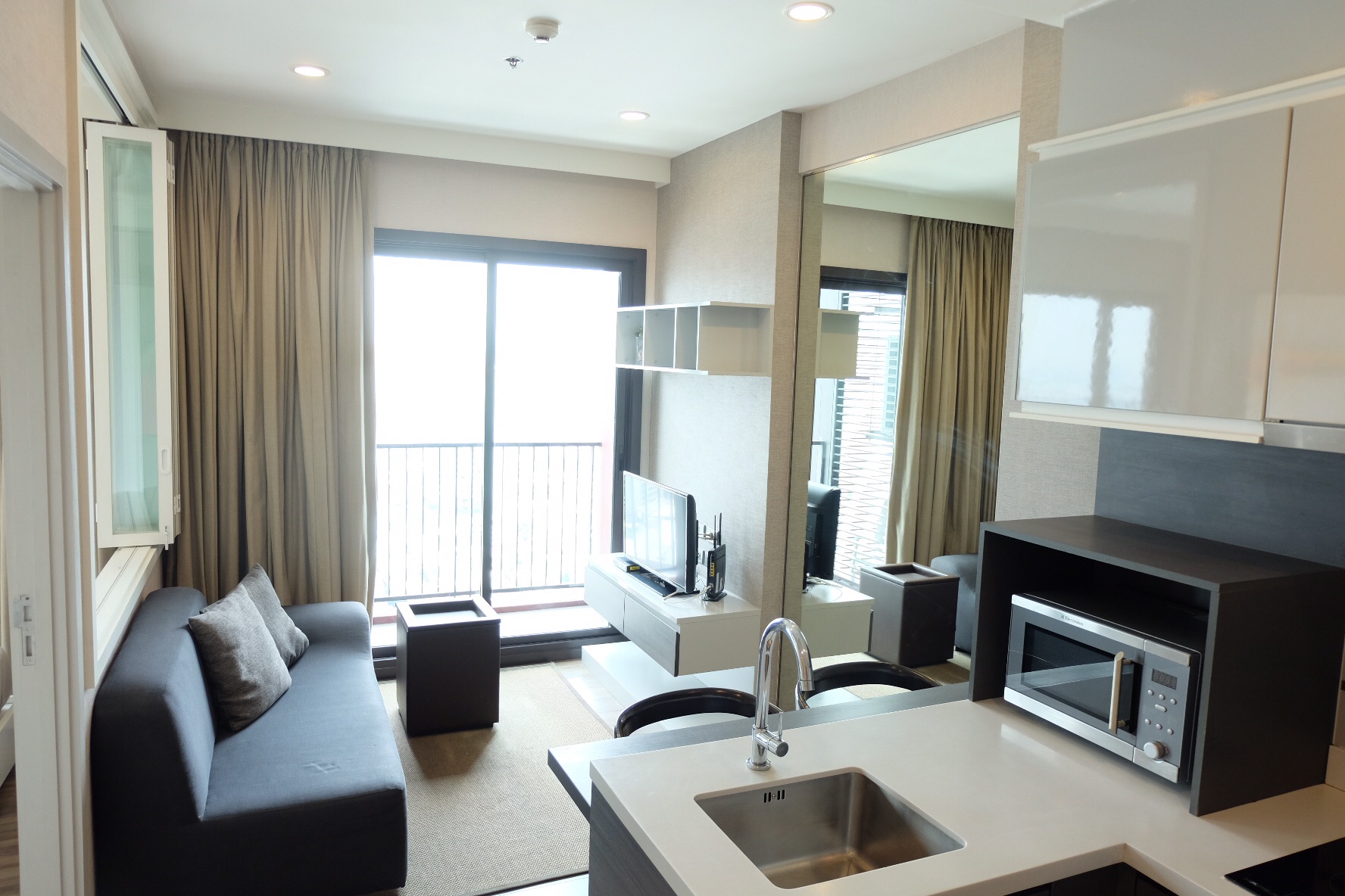 Condo for Rent!! Wyne Sukhumvit by Sansiri, 1 bedroom 30 Sq.m. High floor,Stunning city views, Phra Khanong BTS.