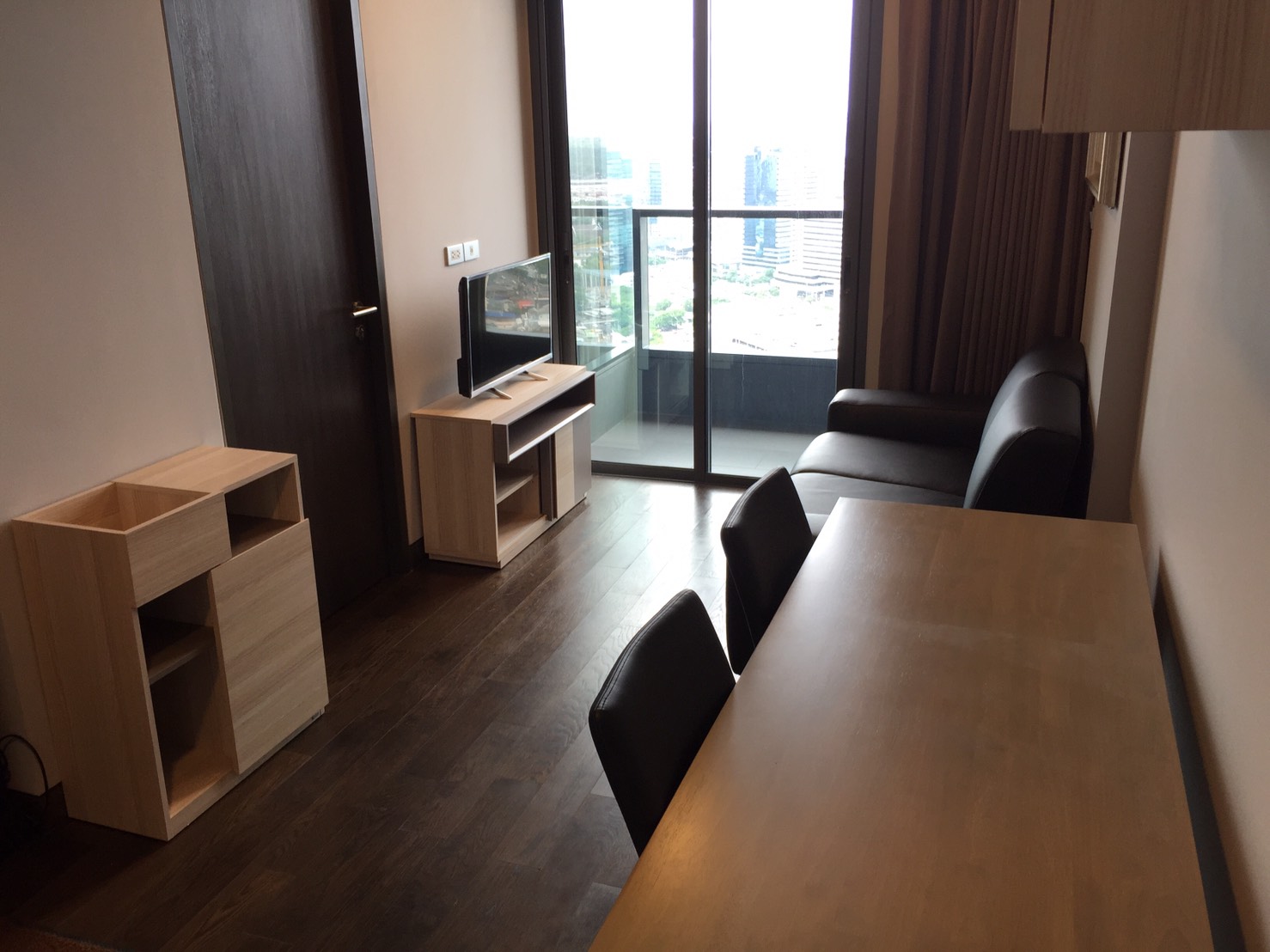 The Lumpini 24 condo for Rent!! High floor, Good view, 31.5 Sq.m. ,1 Beds 1 Baths, Near Phrom Phong BTS.