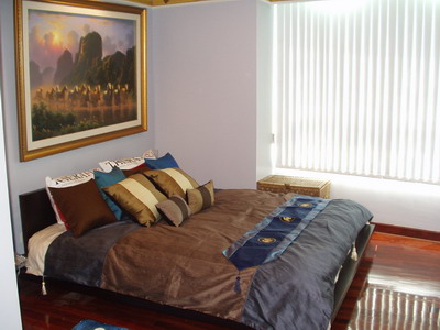 Condo for rent!! Urbana Langsuan, High floor, City view, 2 bedrooms 90 sq.m. Walk to Chidlom BTS.