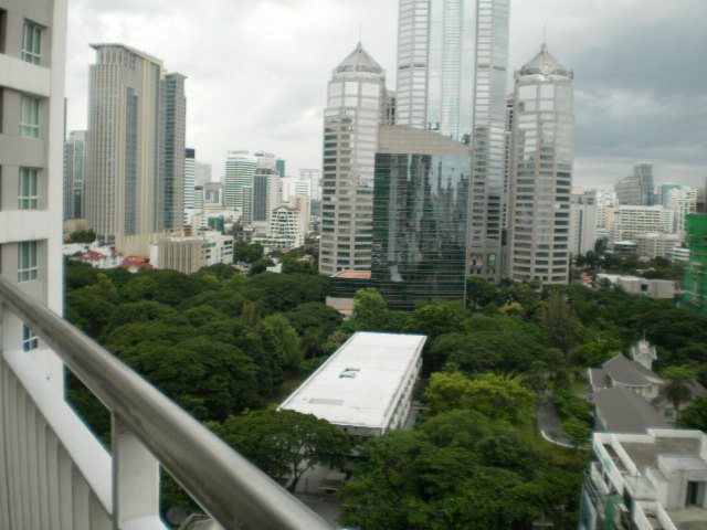 Condo for rent!! Urbana Langsuan, High floor, City view, 2 bedrooms 90 sq.m. Walk to Chidlom BTS.