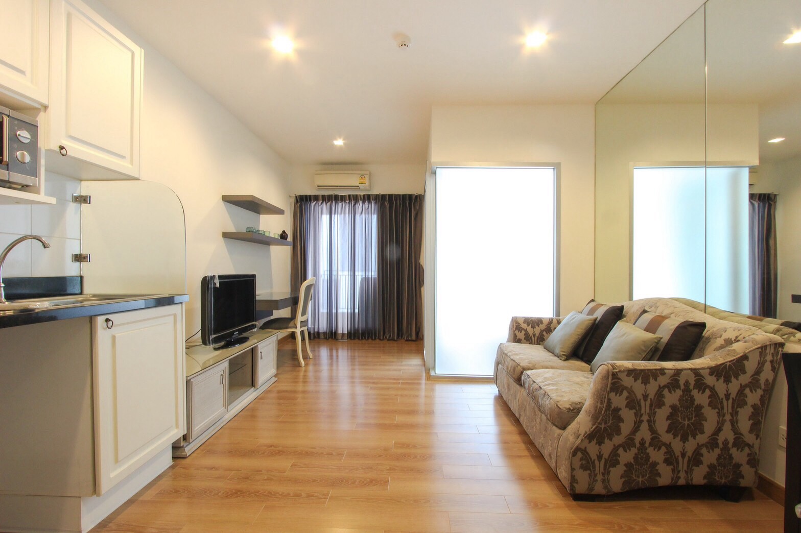 Condo for sale!!  The Seed Memories Siam, 1 bed, 37 Sq.m. Walk to 	<br />
National Stadium BTS.