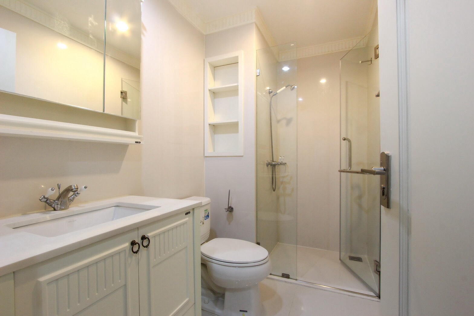 Condo for sale!!  The Seed Memories Siam, 1 bed, 37 Sq.m. Walk to 	<br />
National Stadium BTS.