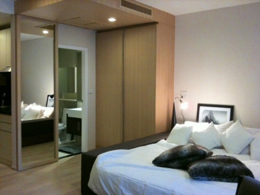 Noble Remix sukhumvit 36 Condo for Rent in Bangkok,Studio 41 Sq.m. High floor, BTS thonglor skywalk