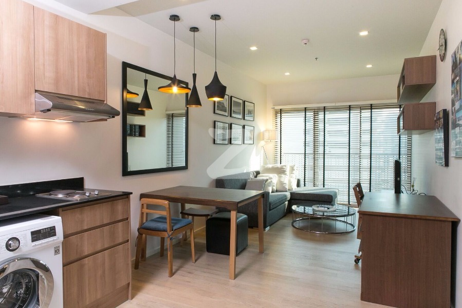 Noble refine condo for sale in Bangkok, Walk to BTS Phrom Phong, 1 bedrooms 51.12 sq.m.