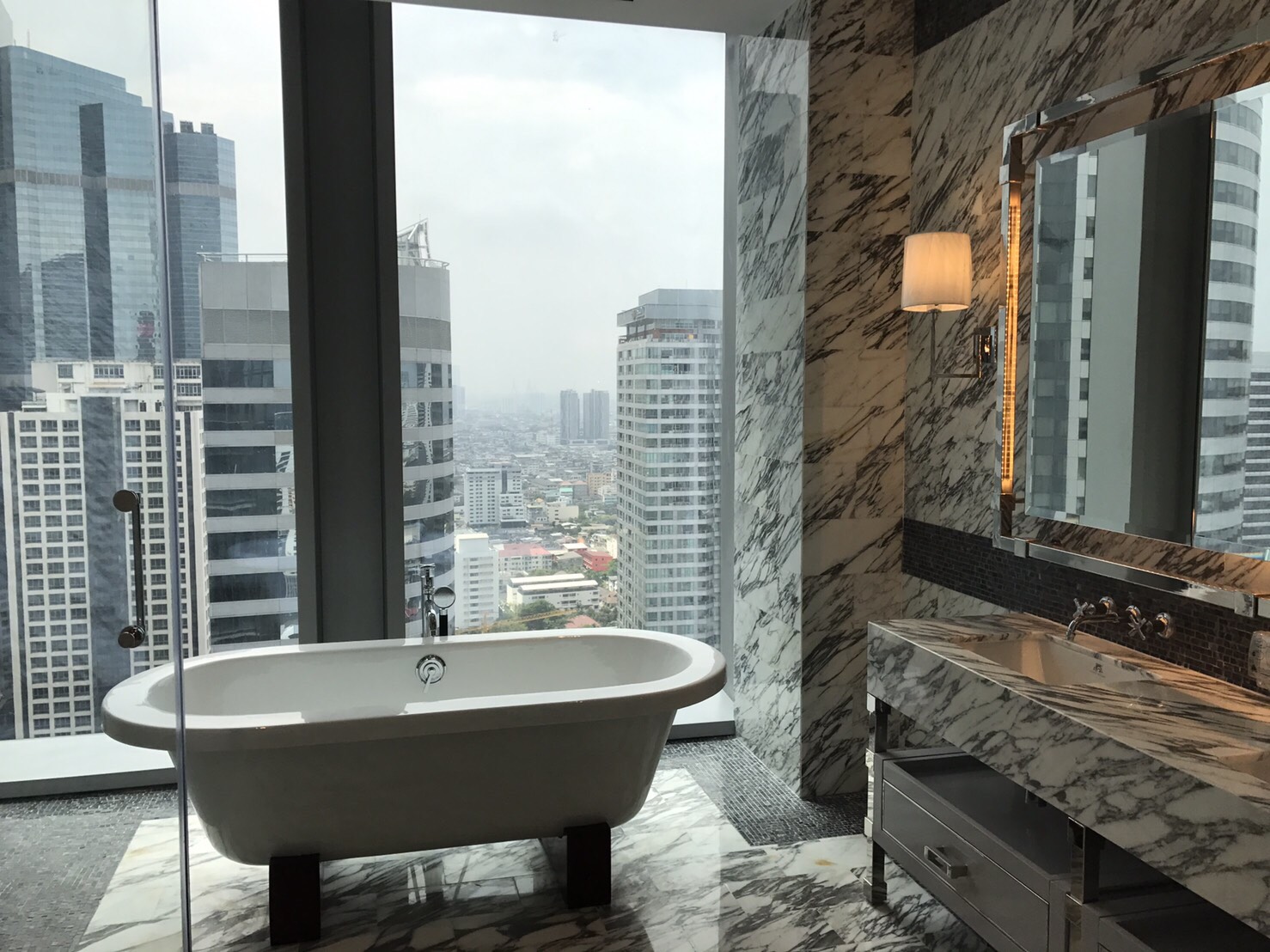 Super luxury condo for sale in Bangkok, Ritz Carlton Residence 2 bedroom 156 sq.m. Nice view, Fully fitted, Near Chongnonsee BTS