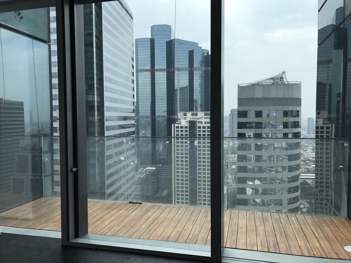 Super luxury condo for sale in Bangkok, Ritz Carlton Residence 2 bedroom 156 sq.m. Nice view, Fully fitted, Near Chongnonsee BTS