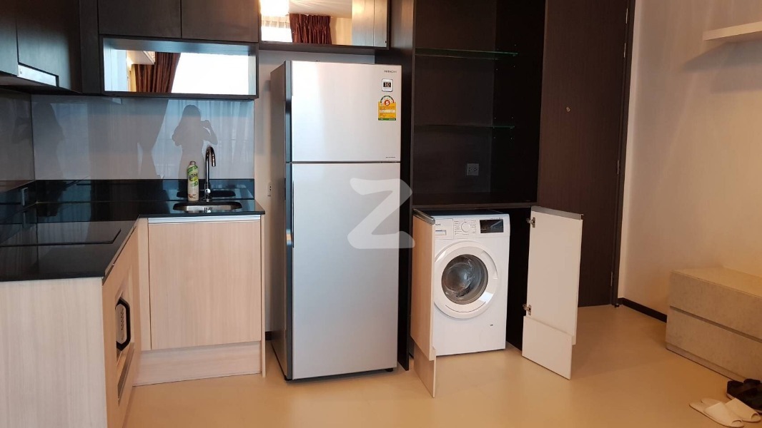 Edge Sukhumvit 23 condo for rent in Bangkok,1 bed 42 Sq.m. Walk to BTS Asok and MRT Sukhumvit.