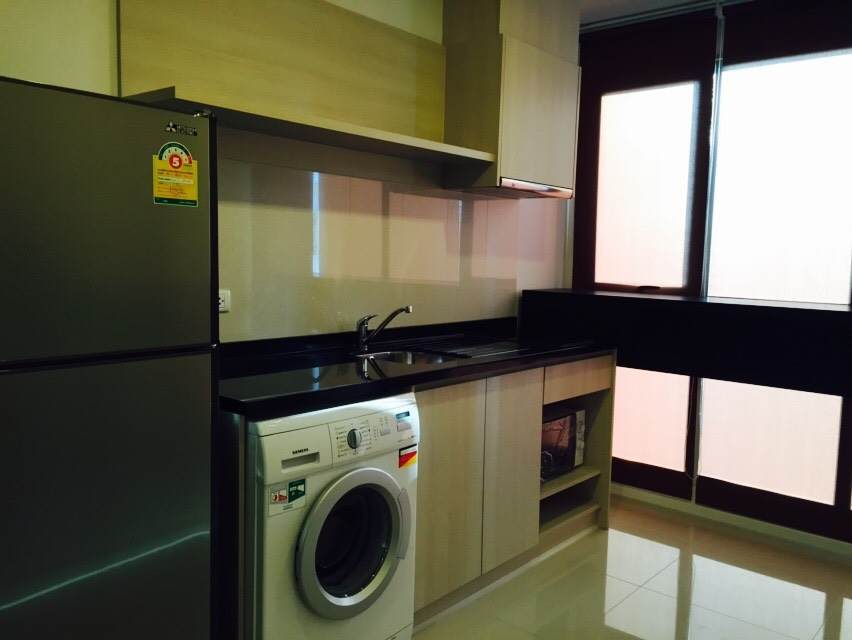 Rhythm Sathorn Narathiwas, Good views, 1 bedroom 38 Sq.m. Near Chong Nonsi BTS.