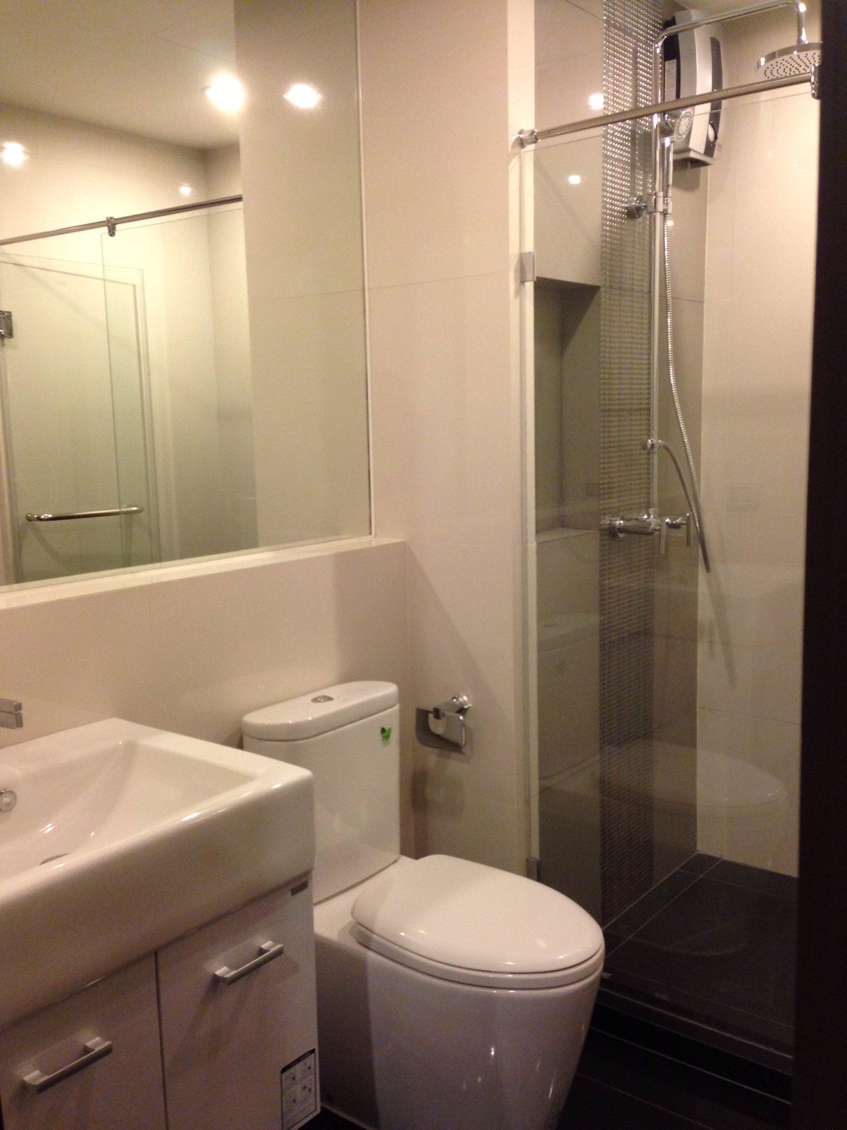 Rhythm Sathorn Narathiwas, Good views, 1 bedroom 38 Sq.m. Near Chong Nonsi BTS.