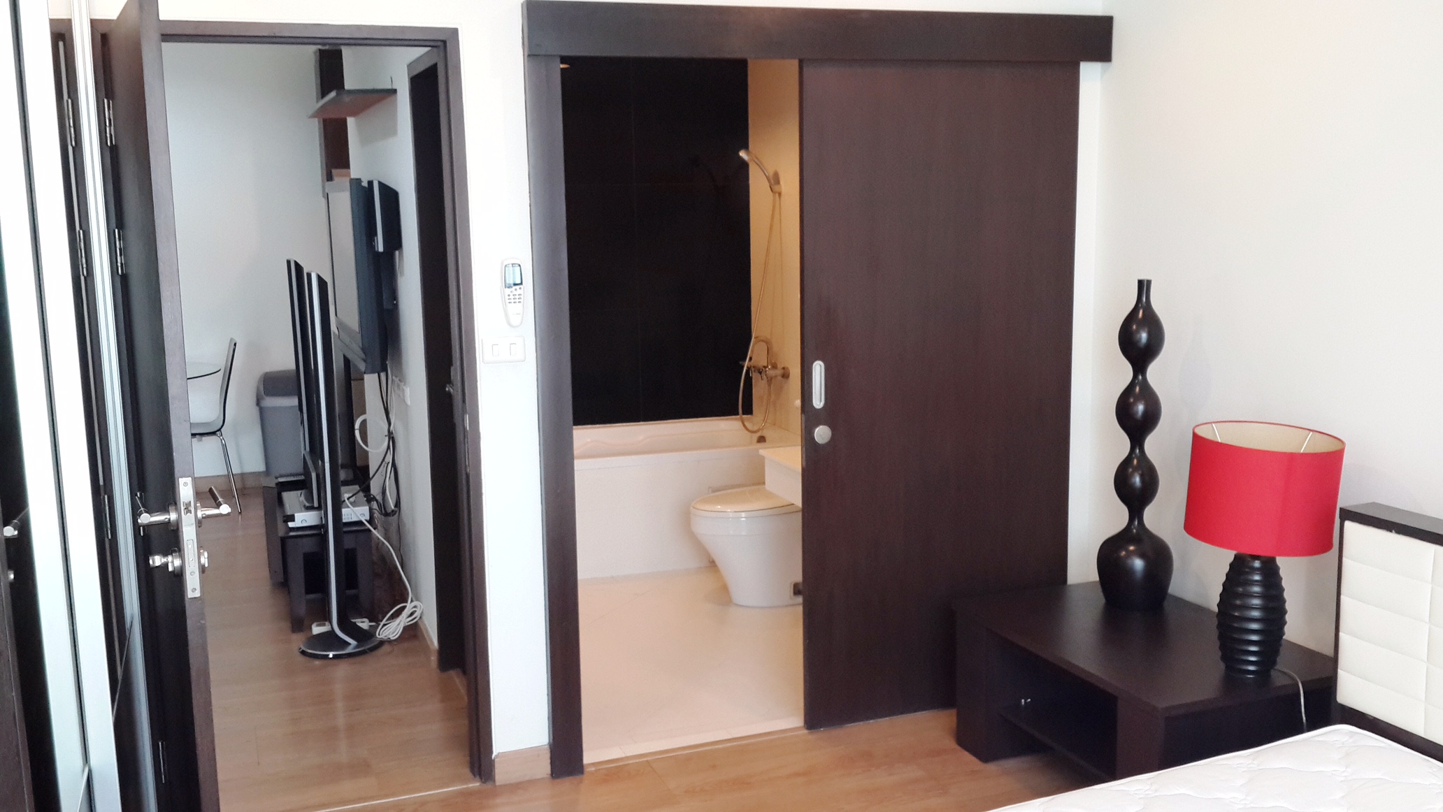 The Address Sukhumvit 42, Close to Ekamai BTS. Fully furnished 1 bedroom, 45.5 Sq.m. walk to Ekkamai BTS station