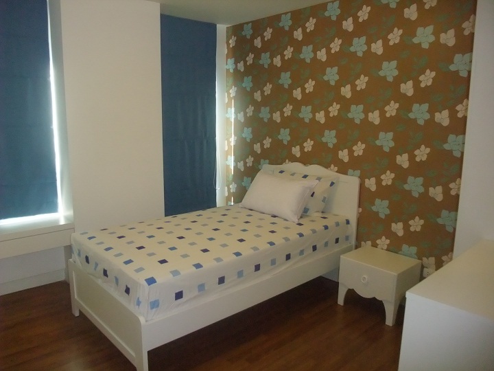The Clover Thonglor 18 condo for rent/sale in Bangkok 2 bedrooms, 70.01 sq.m. Pool view, Near Thong lor BTS