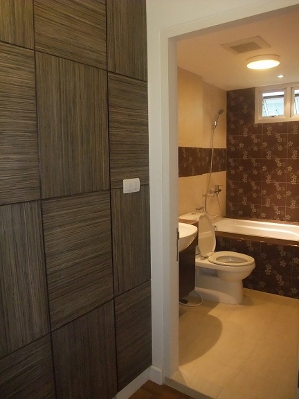 The Clover Thonglor 18 condo for rent/sale in Bangkok 2 bedrooms, 70.01 sq.m. Pool view, Near Thong lor BTS