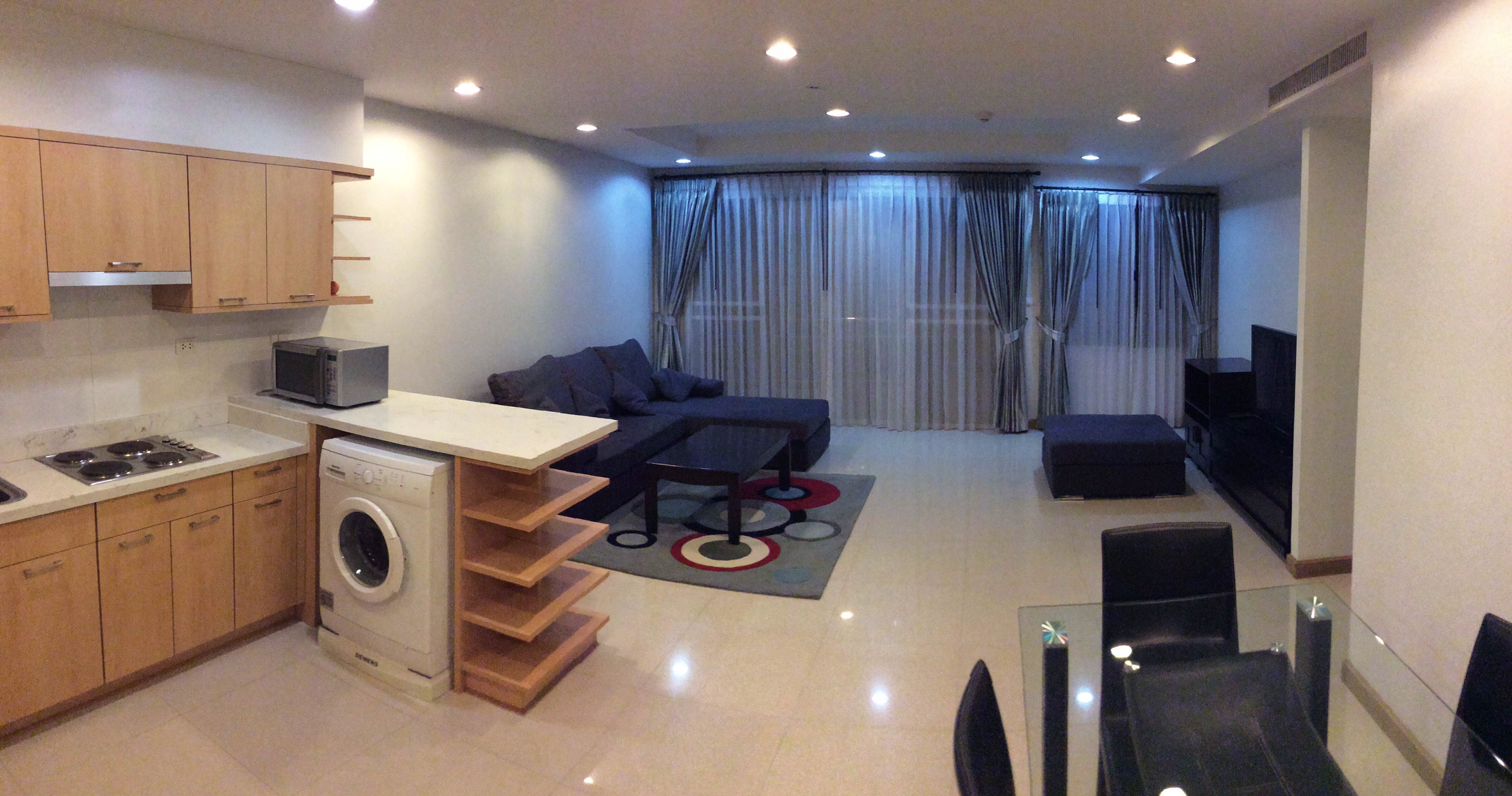 The Rise Sukhumvit 39, Fully furnished 2 bedroom, 102 Sq.m. Close to Phrom Phong BTS station