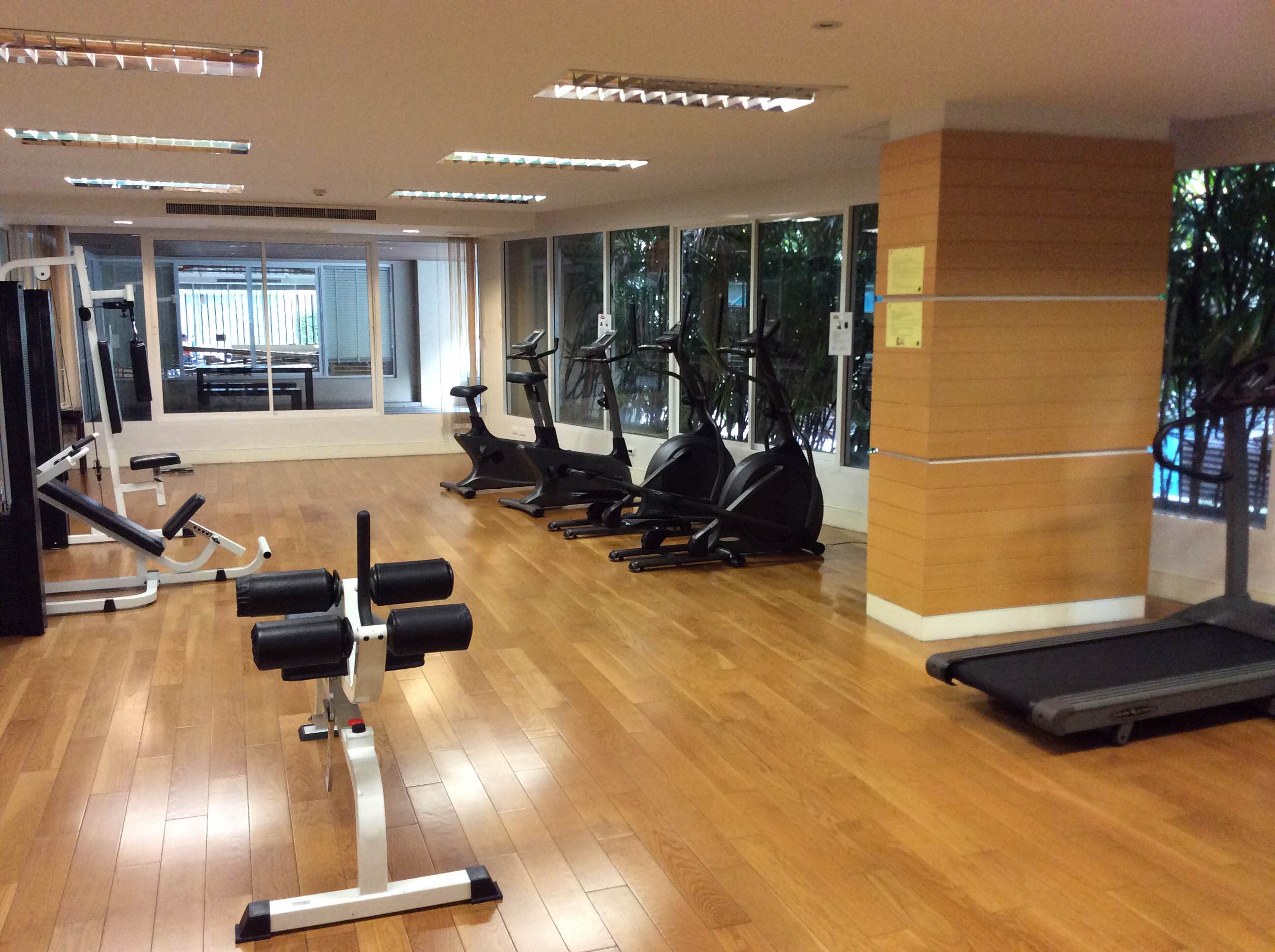 The Rise Sukhumvit 39, Fully furnished 2 bedroom, 102 Sq.m. Close to Phrom Phong BTS station