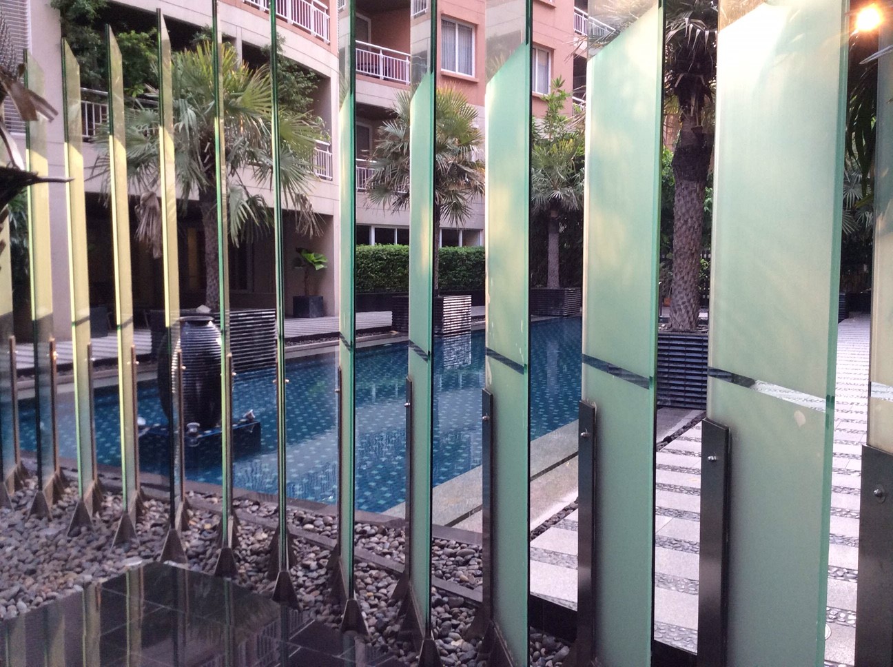 The Rise Sukhumvit 39, Fully furnished 2 bedroom, 102 Sq.m. Close to Phrom Phong BTS station