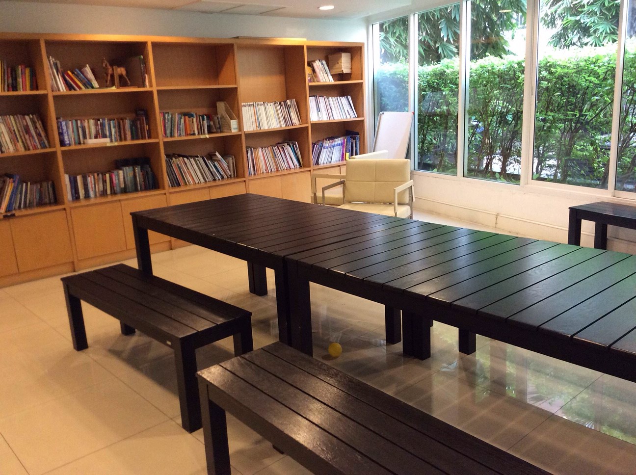 The Rise Sukhumvit 39, Fully furnished 2 bedroom, 102 Sq.m. Close to Phrom Phong BTS station