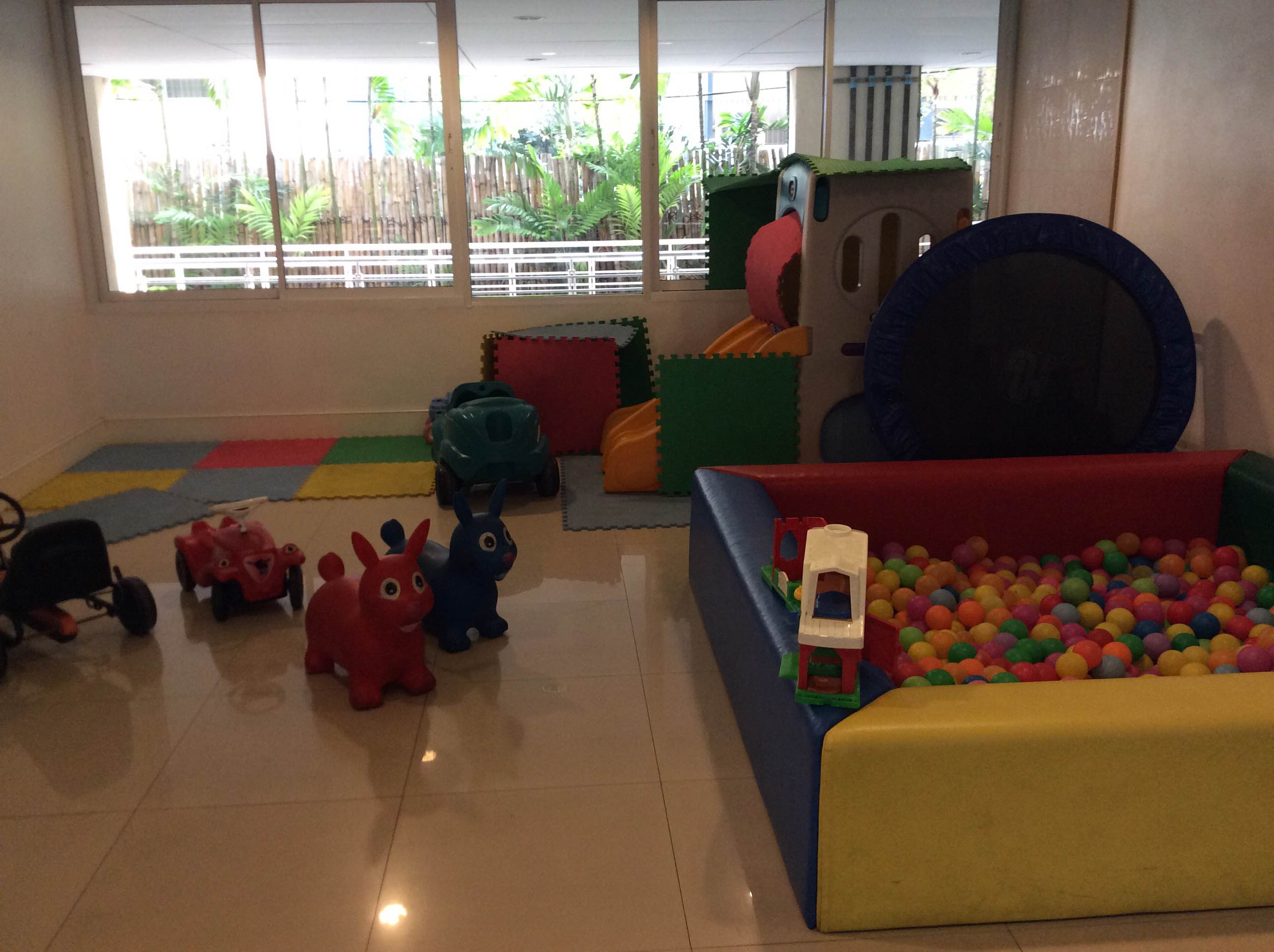 The Rise Sukhumvit 39, Fully furnished 2 bedroom, 102 Sq.m. Close to Phrom Phong BTS station
