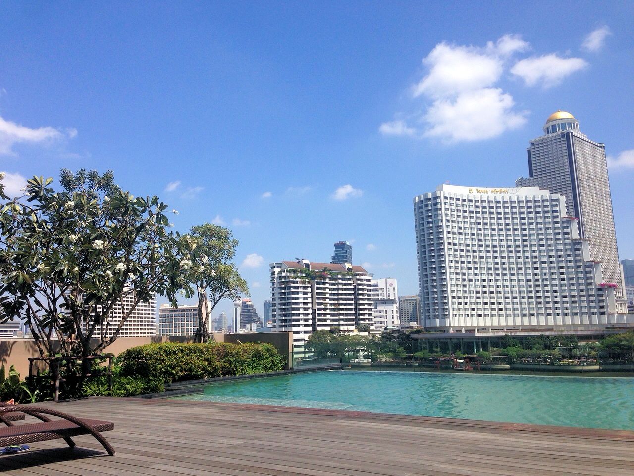 Condo for sale/rent in Bangkok The River condo ,68 sq.m. 1 bedroom fully furnished.