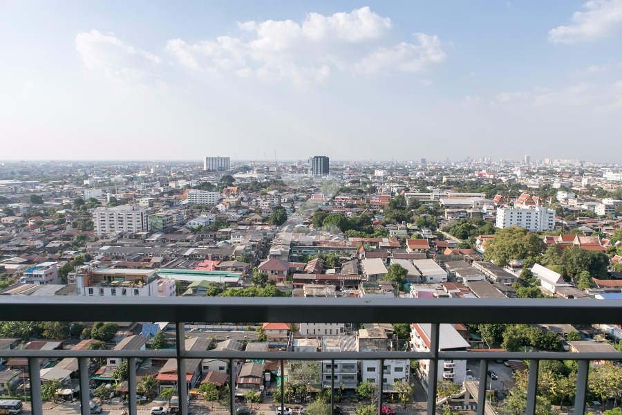 The Room Sathorn-Taksin, High Floor, Good view, 2 bedroom, 67 Sq.m. Close to Talat Phlu BTS station