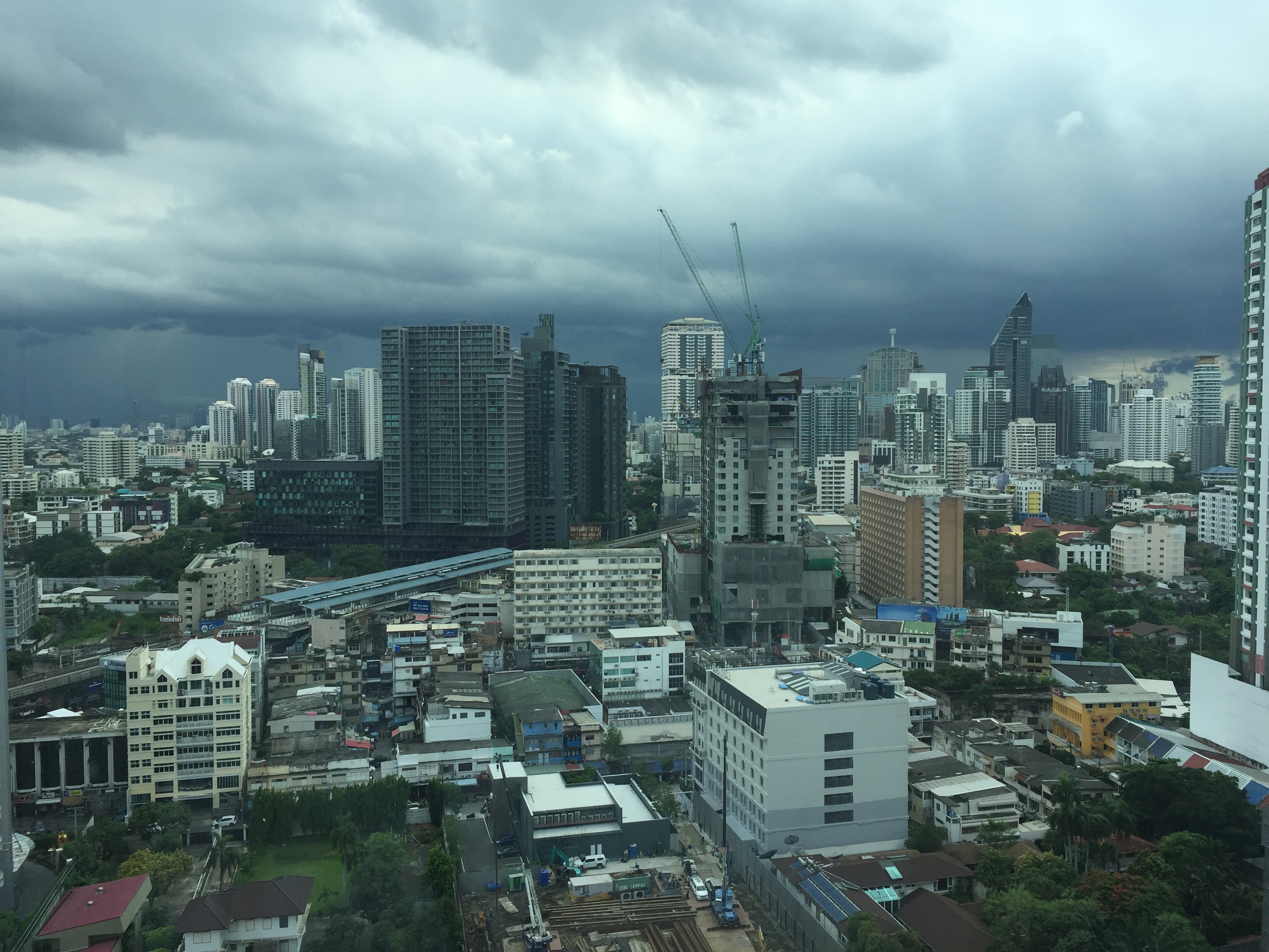 Sukhumvit 59 condo for rent, 2 beds 66.17 Sq.m. High Floor, Good view, Corner room,  walk to Thong lor BTS.