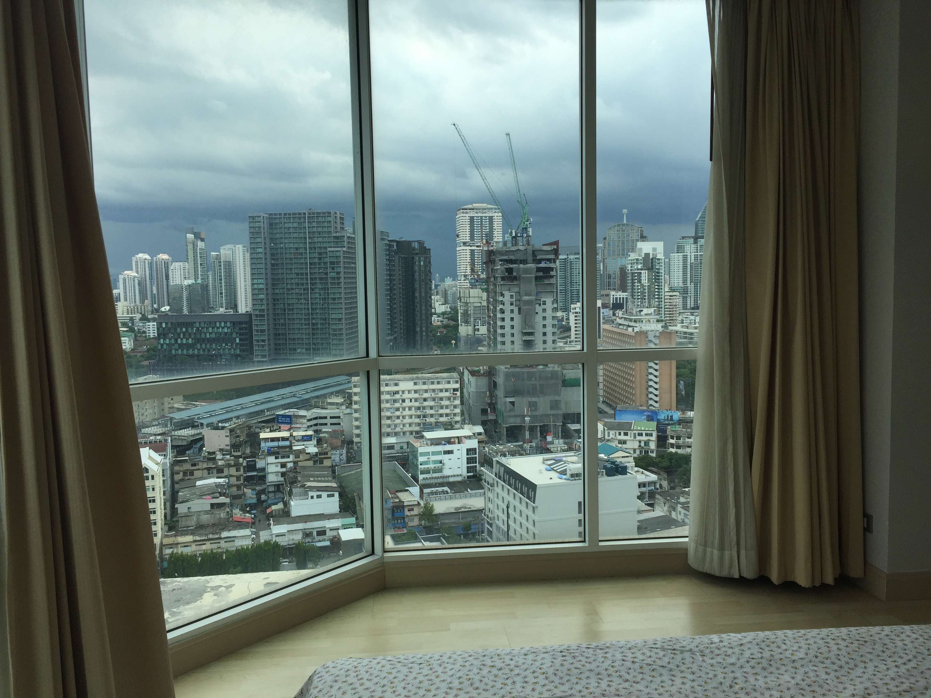 Sukhumvit 59 condo for rent, 2 beds 66.17 Sq.m. High Floor, Good view, Corner room,  walk to Thong lor BTS.