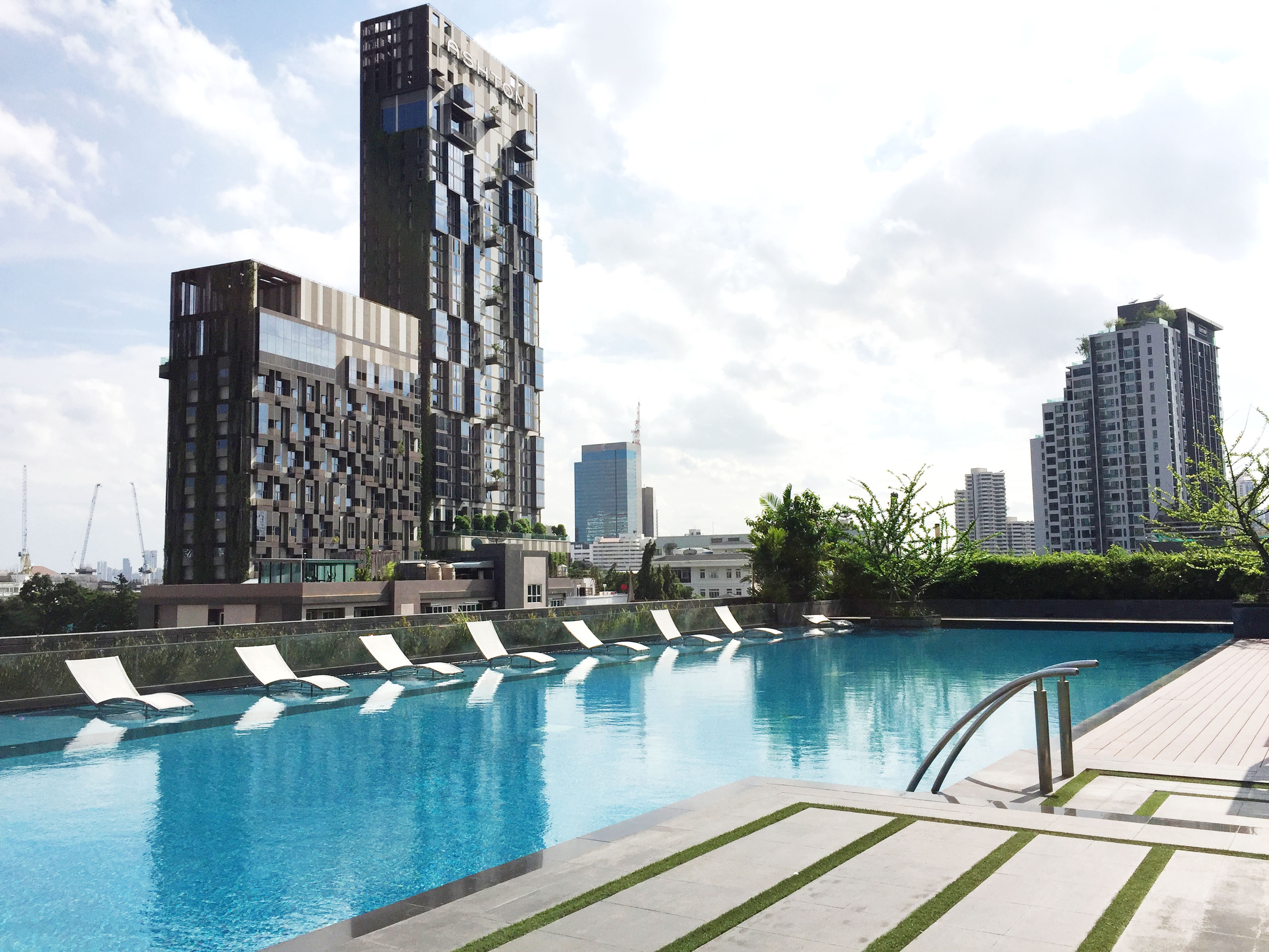 Siri At Sukhumvit luxury condo in Thong Lor, 2 badrooms 69 Sq.m. High floor, Great view, Walk to Thong Lor BTS.