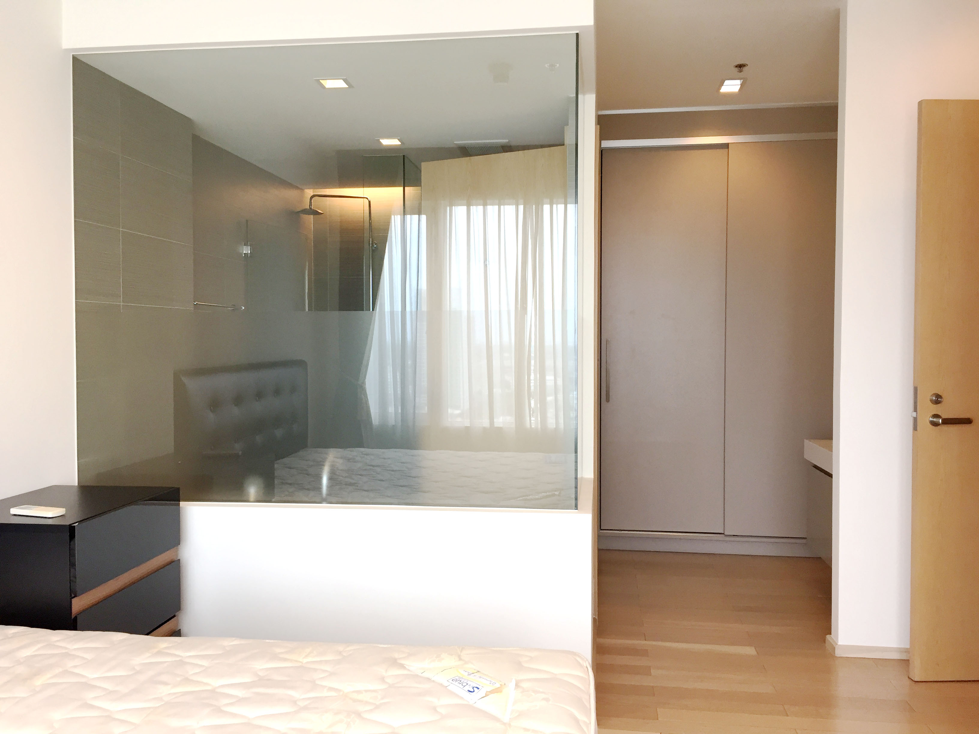 Siri At Sukhumvit luxury condo in Thong Lor, 2 badrooms 69 Sq.m. High floor, Great view, Walk to Thong Lor BTS.