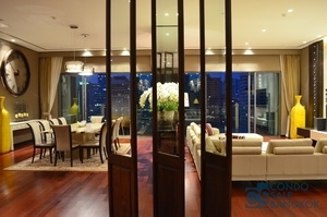 Luxurious condo for rent in Sukhumvit 39, 4 bedrooms 480 Sq.m