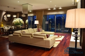 Luxurious condo for rent in Sukhumvit 39, 4 bedrooms 480 Sq.m
