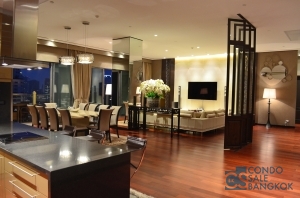 Luxurious condo for rent in Sukhumvit 39, 4 bedrooms 480 Sq.m