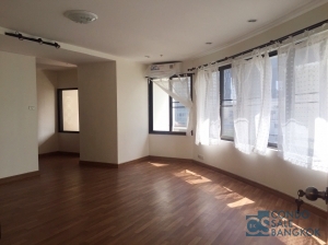 Sell with Tenants at Sukhumvit 59, spacious 2 Bedroom 122.36 sqm. Walk to Thong Lor BTS.