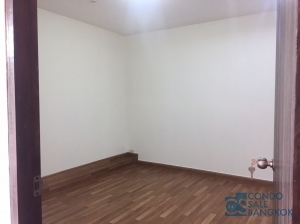 Sell with Tenants at Sukhumvit 59, spacious 2 Bedroom 122.36 sqm. Walk to Thong Lor BTS.