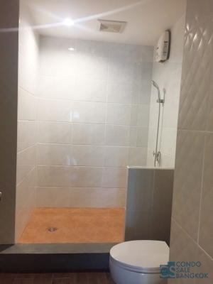 Sell with Tenants at Sukhumvit 59, spacious 2 Bedroom 122.36 sqm. Walk to Thong Lor BTS.