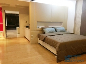 Sell with Tenants, Las Colinas condo at Asoke, High floor, 1 full master bedroom 141 sqm. Walk to Asoke BTS.