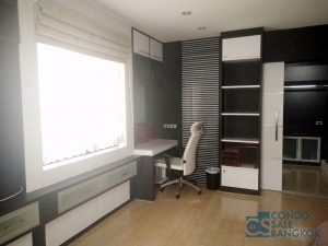 Sell with Tenants, Las Colinas condo at Asoke, High floor, 1 full master bedroom 141 sqm. Walk to Asoke BTS.