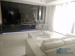 Sell with Tenants, Las Colinas condo at Asoke, High floor, 1 full master bedroom 141 sqm. Walk to Asoke BTS.